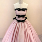 Robe de bal longue rose pâle, bustier, en satin à sequins, sans manches, référence C6453