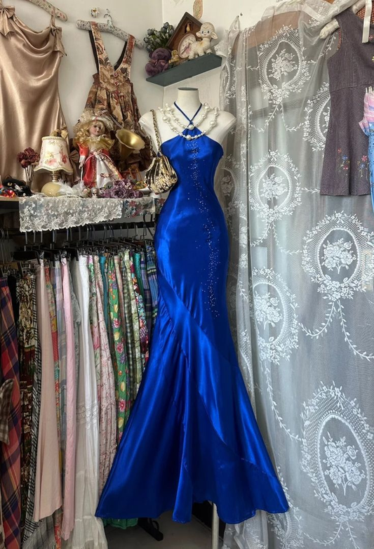 Robe de bal longue Obsession Mermaid, dos nu, en satin bleu royal, sans manches, ornée de perles, modèle C6458