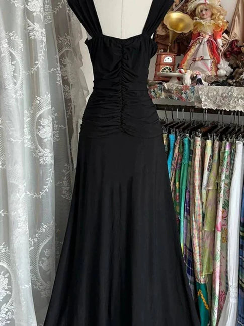 Robe de bal longue élégante en satin noir plissé, coupe trapèze, col en V, sans manches, référence C6464