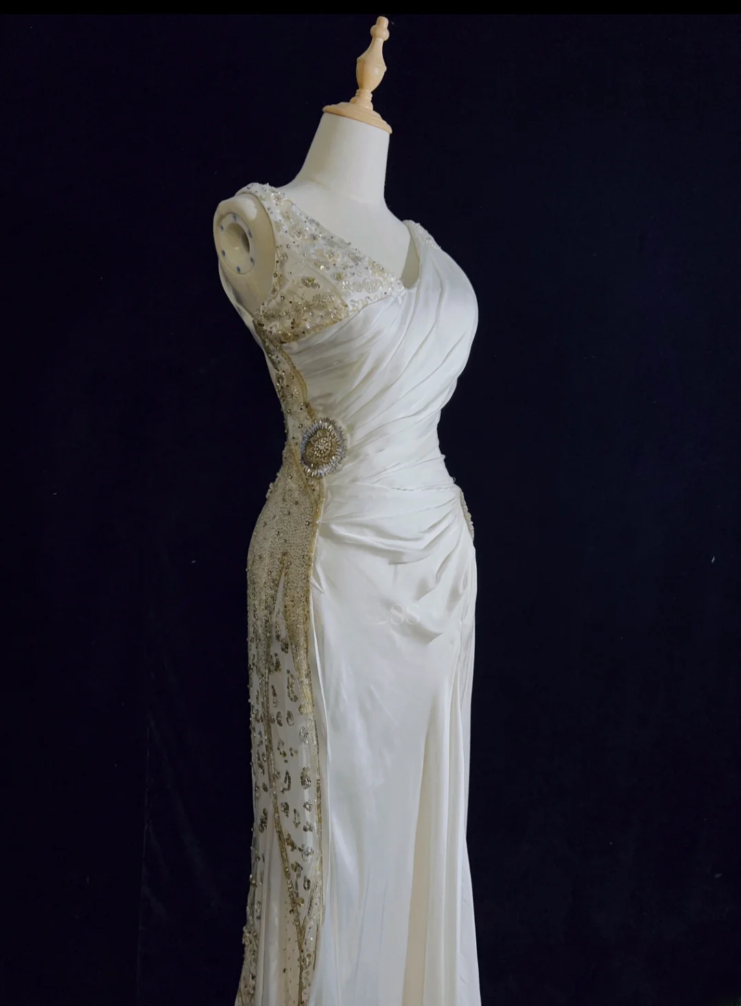 Chic Mermaid V Neck Satin Sequin Beaded Without Sleeves Long Prom Dress, Evening Dress C6539