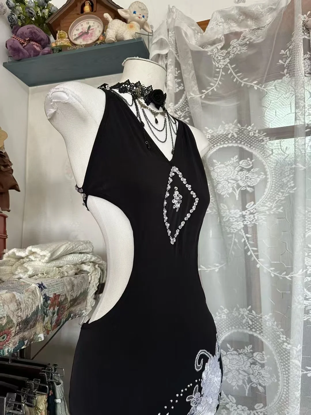 Chic Mermaid V Neck Satin Sequin Embroidery Without Sleeves Long Prom Dress, Evening Dress C6588