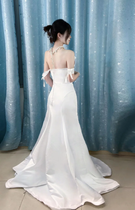 Robe de bal longue sirène élégante en satin sans manches, épaules dénudées, robe de soirée C6701