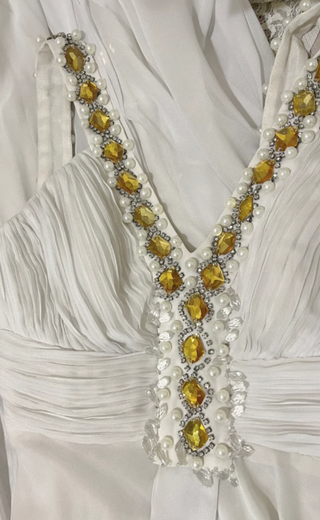 Robe de bal longue élégante en mousseline de soie, coupe trapèze, col en V, ornée de perles et sans manches, référence C6707