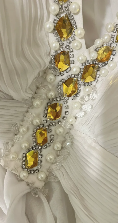 Robe de bal longue élégante en mousseline de soie, coupe trapèze, col en V, ornée de perles et sans manches, référence C6707