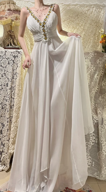 Robe de bal longue élégante en mousseline de soie, coupe trapèze, col en V, ornée de perles et sans manches, référence C6707