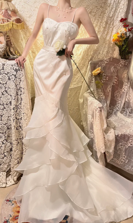 Robe de bal longue sirène à fines bretelles, en satin, mousseline et perles, sans manches, modèle C6719