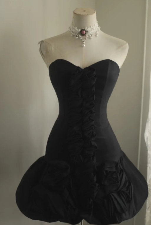 Cute Black A Line Sweetheart Satin Short Homecoming Dress 19th Birthday Outfits C6738