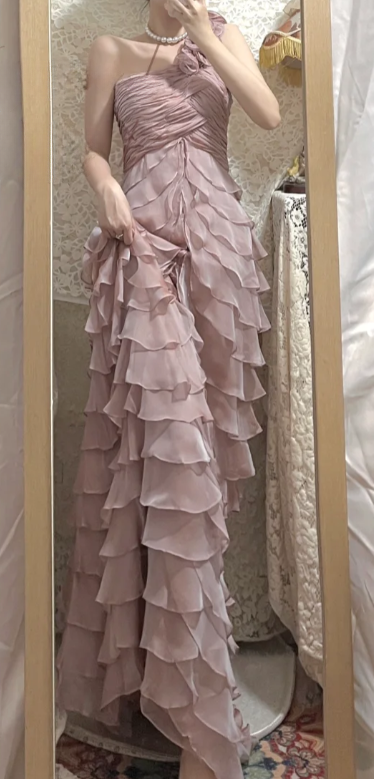 Robe de bal longue en mousseline à volants asymétriques et coupe trapèze, référence C6741