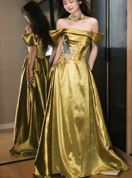 Robe de bal longue formelle en satin à sequins, coupe trapèze, épaules dénudées, référence C6747