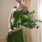 Robe de bal longue en satin vert charmant, coupe trapèze, bretelles spaghetti, référence C6748