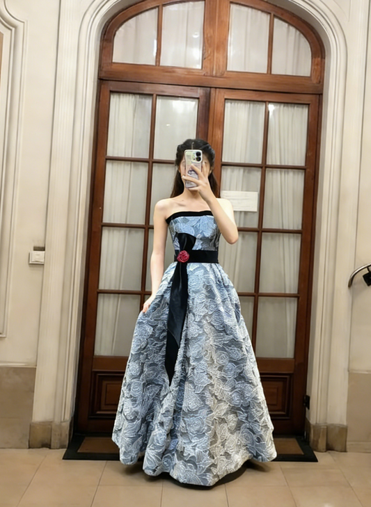 Robe de bal longue chic en satin et dentelle, coupe trapèze, bretelles, référence C6786