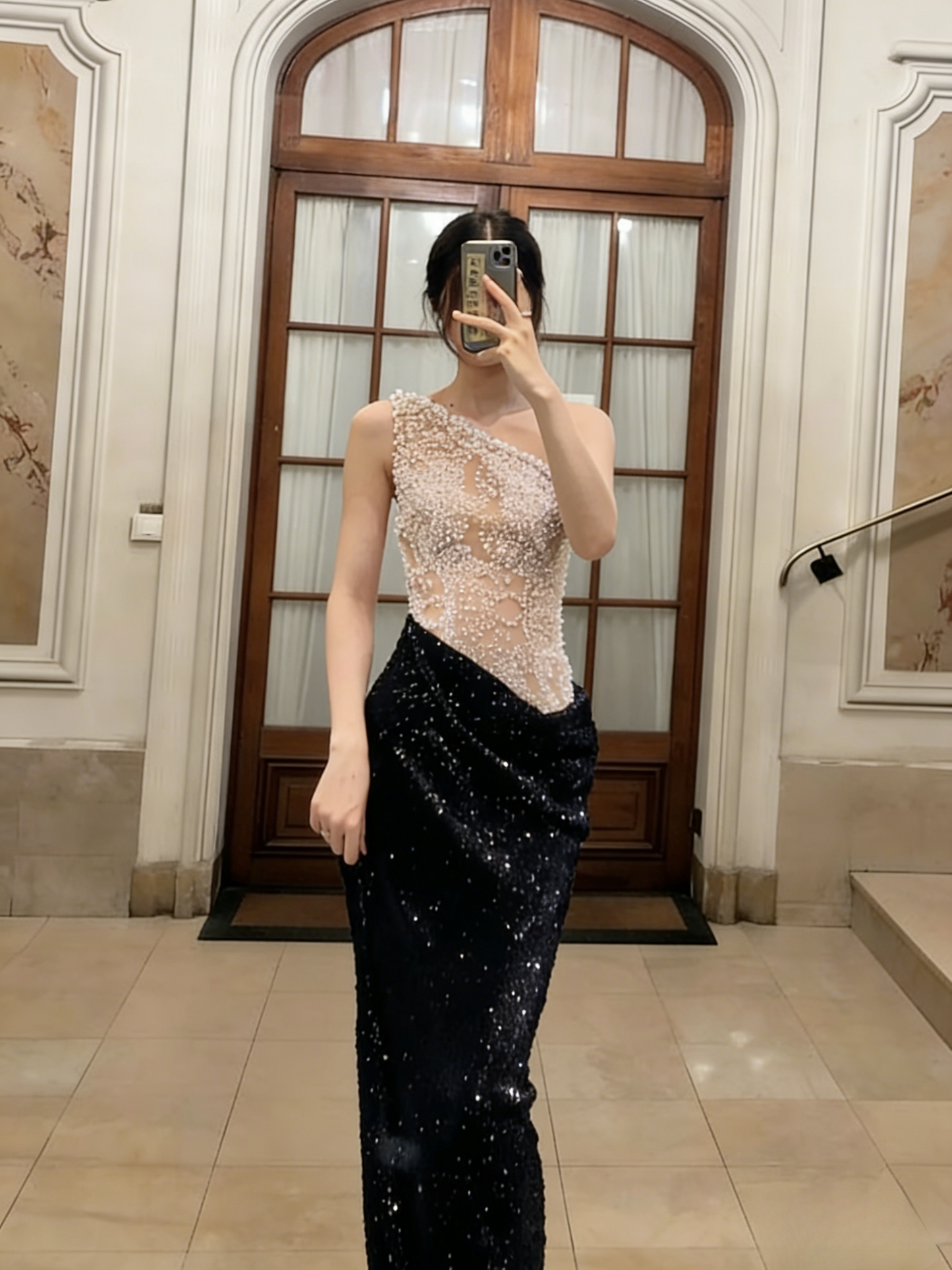 Robe de bal longue sirène asymétrique à sequins et perles, modèle C6800