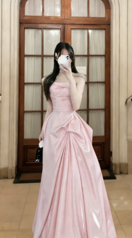 Robe de bal longue rose poudré sans bretelles en satin, coupe trapèze, référence C6839