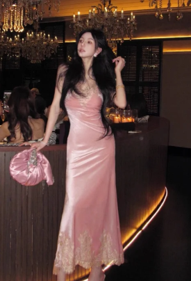 Robe de bal longue sirène chic à fines bretelles en satin rose et dentelle, robe de soirée C6904