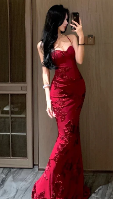 Robe de bal longue sirène bordeaux chic à fines bretelles en satin et dentelle, robe de soirée C6905