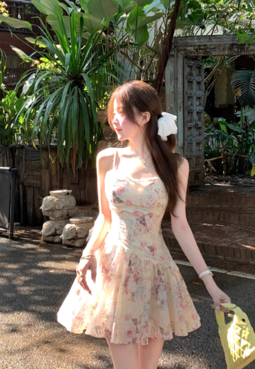 Vacation-style fitted halter lace floral print dress - a stunning summer short dress C7063