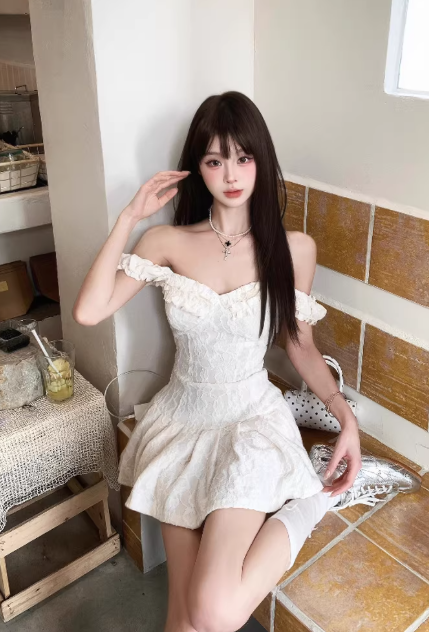 Robe courte d'été ravissante et élégante C7178