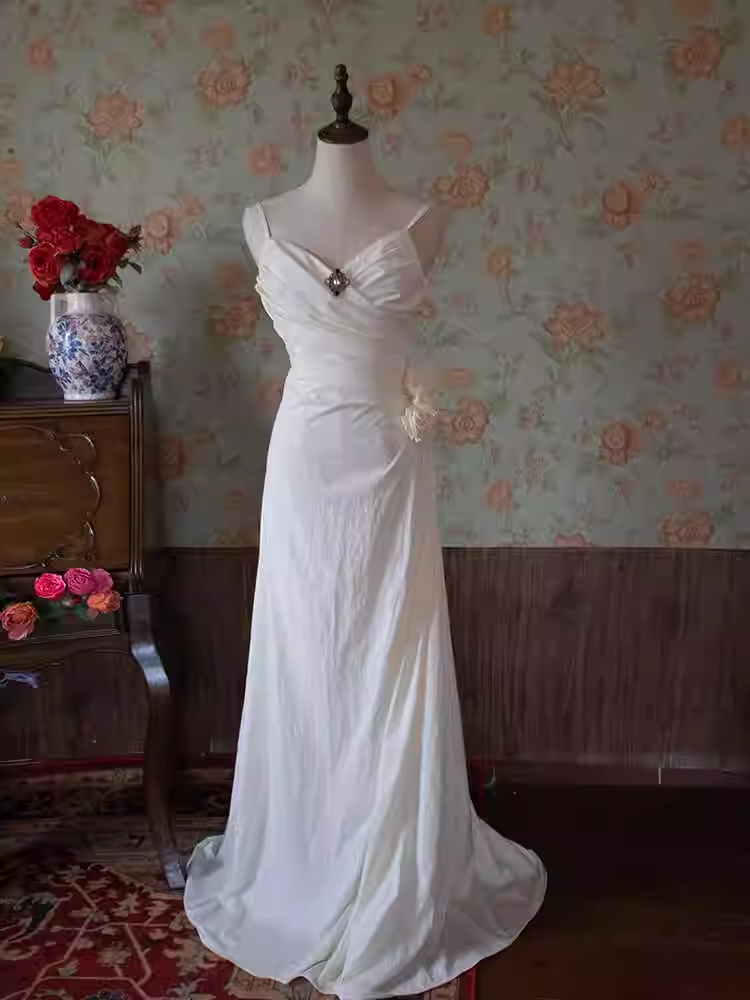 Robes de mariée longues blanches à bretelles sirène Vintage C79