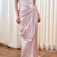 Robe de bal longue rose sirène à épaules dénudées, plissée et fendue, en satin, référence C8019