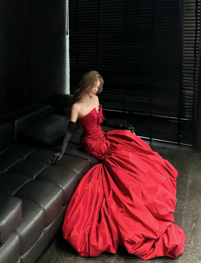 Robe de bal longue sirène élégante, sans bretelles, plissée, en satin, sans gants, C8021