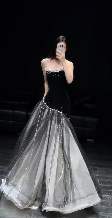 Robe de bal longue sirène sans bretelles en satin et tulle ornée de perles, robe de soirée C8022