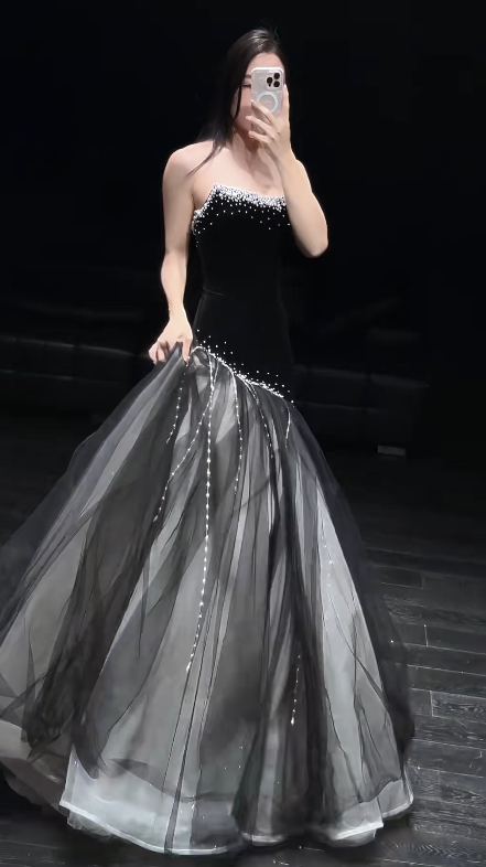 Robe de bal longue sirène sans bretelles en satin et tulle ornée de perles, robe de soirée C8022