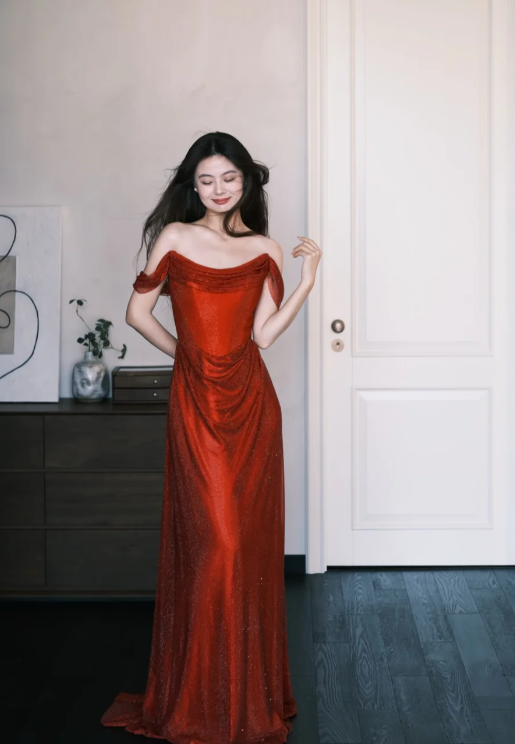 Robe de bal longue en satin à épaules dénudées, modèle Obsessed Mermaid, référence C8089