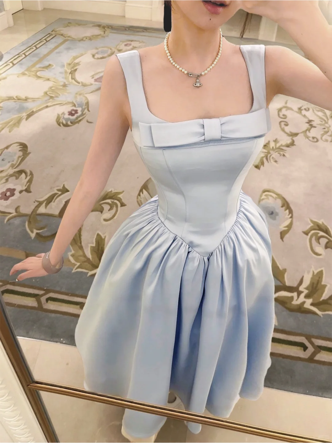 Robe de bal longue en satin, coupe princesse, col carré, référence C8098