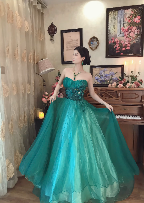 Elegant Strapless Green Prom Dress Long Beads Appliques A-Line Evening Dress C8121