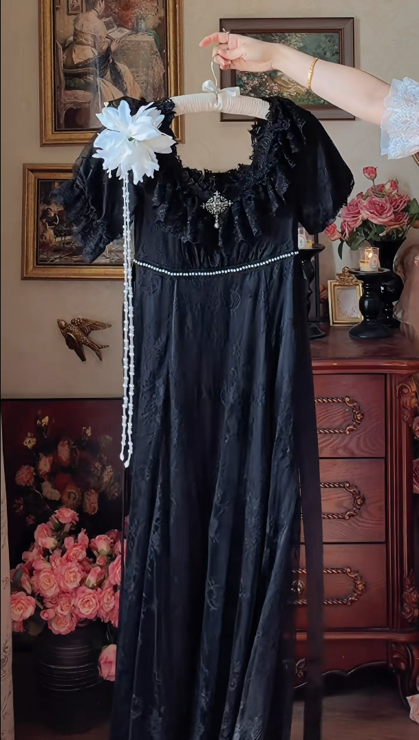Ornate Short Sleeve Black Prom Dress Lace A-Line Long Evening Dress C8124