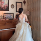 Superbe robe de mariée longue en tulle à sequins et décolleté en cœur C4041