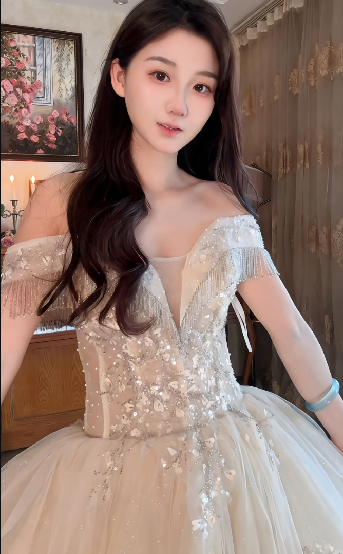 Superbe robe de mariée longue en tulle à sequins et décolleté en cœur C4041