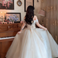 Superbe robe de mariée longue en tulle à sequins et décolleté en cœur C4041