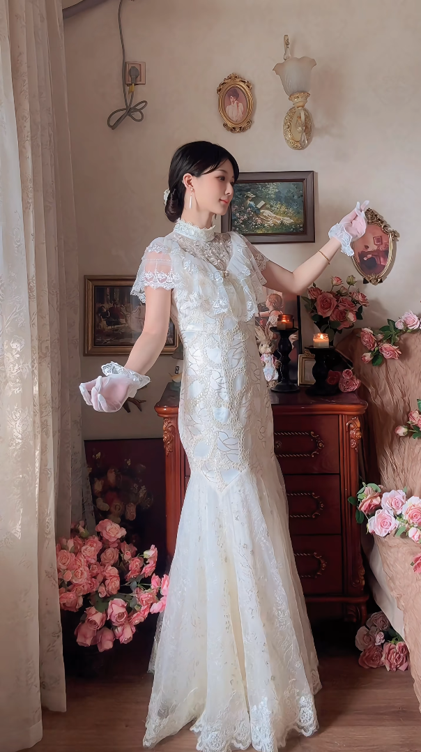 Superbe robe de mariée longue en tulle à sequins et décolleté en cœur C4041
