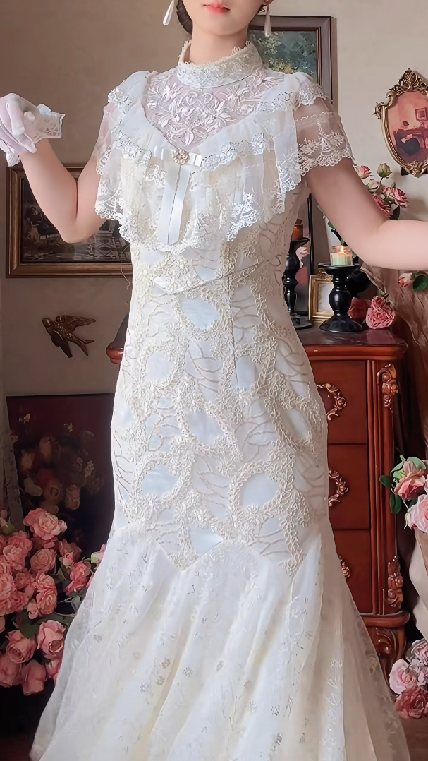 Superbe robe de mariée longue en tulle à sequins et décolleté en cœur C4041