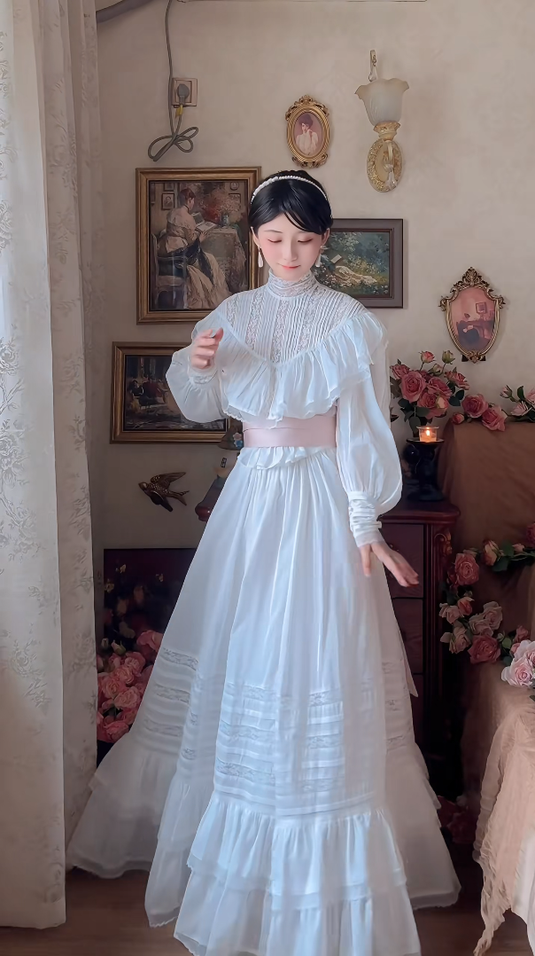 Ornate Long Sleeve White Prom Dress Lace A-Line Evening Dress C8157