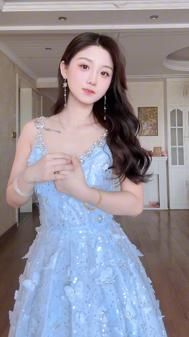 Sparkly Beaded Spaghetti Straps Blue Prom Dress Sequins Appliques A-Line Evening Dress C8160