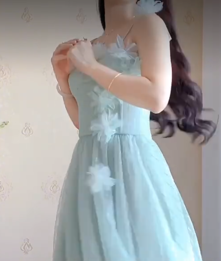 Flowy Spaghetti Straps Mint Green Prom Dress Appliques A-Line Evening Dress C8211