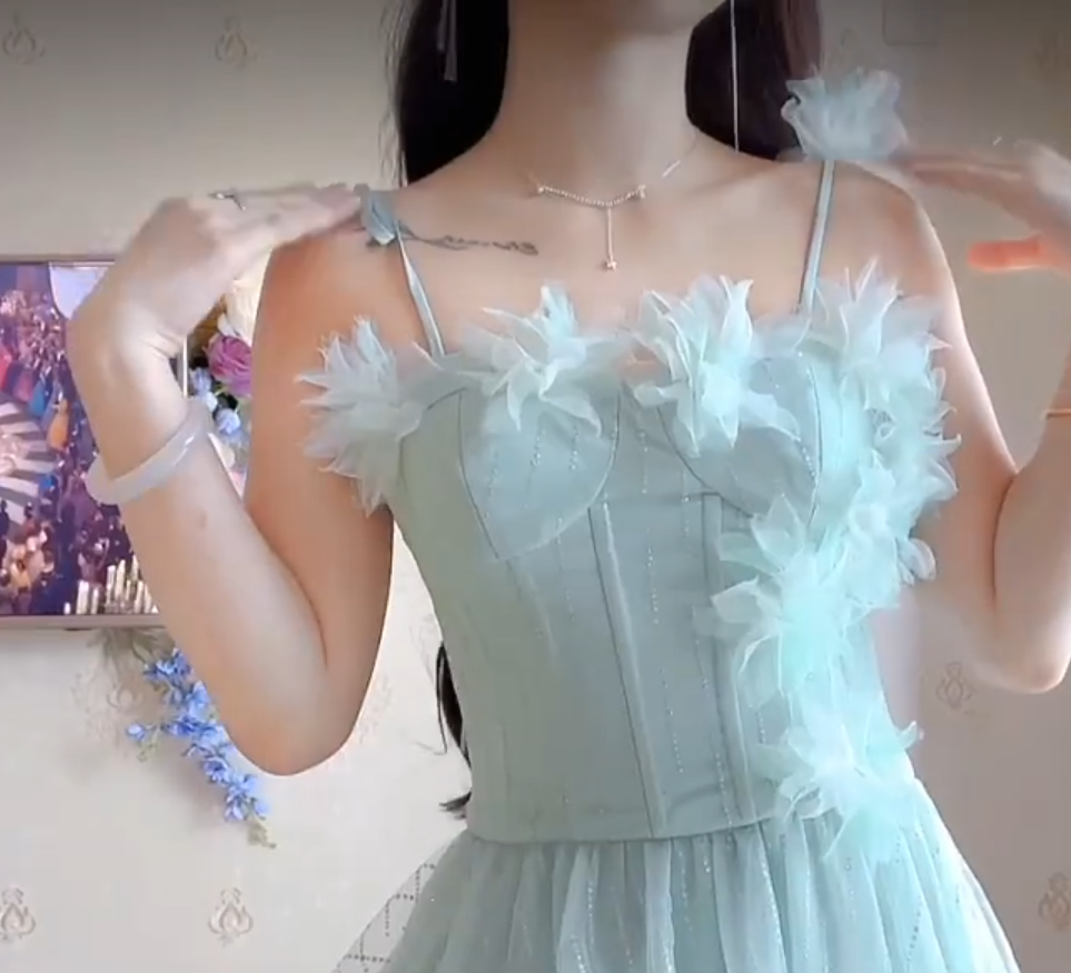Flowy Spaghetti Straps Mint Green Prom Dress Appliques A-Line Evening Dress C8211