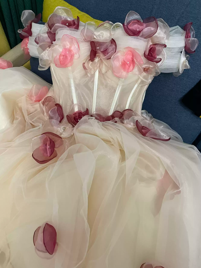 Jolie robe de bal en tulle à décolleté en cœur et longues couches rouges pour les robes de bal Sweet 16 C3210
