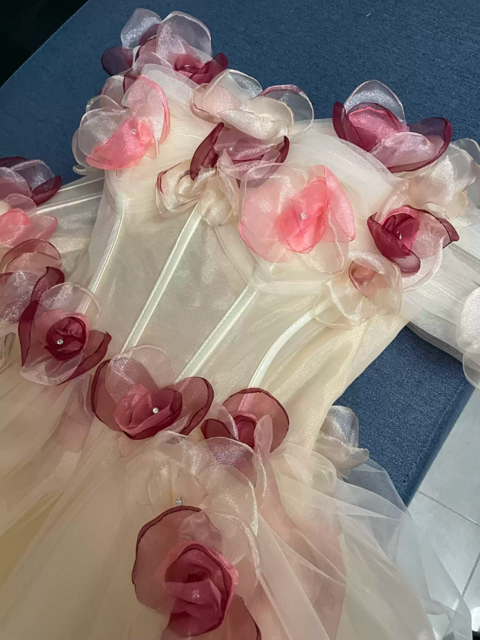 Jolie robe de bal en tulle à décolleté en cœur et longues couches rouges pour les robes de bal Sweet 16 C3210