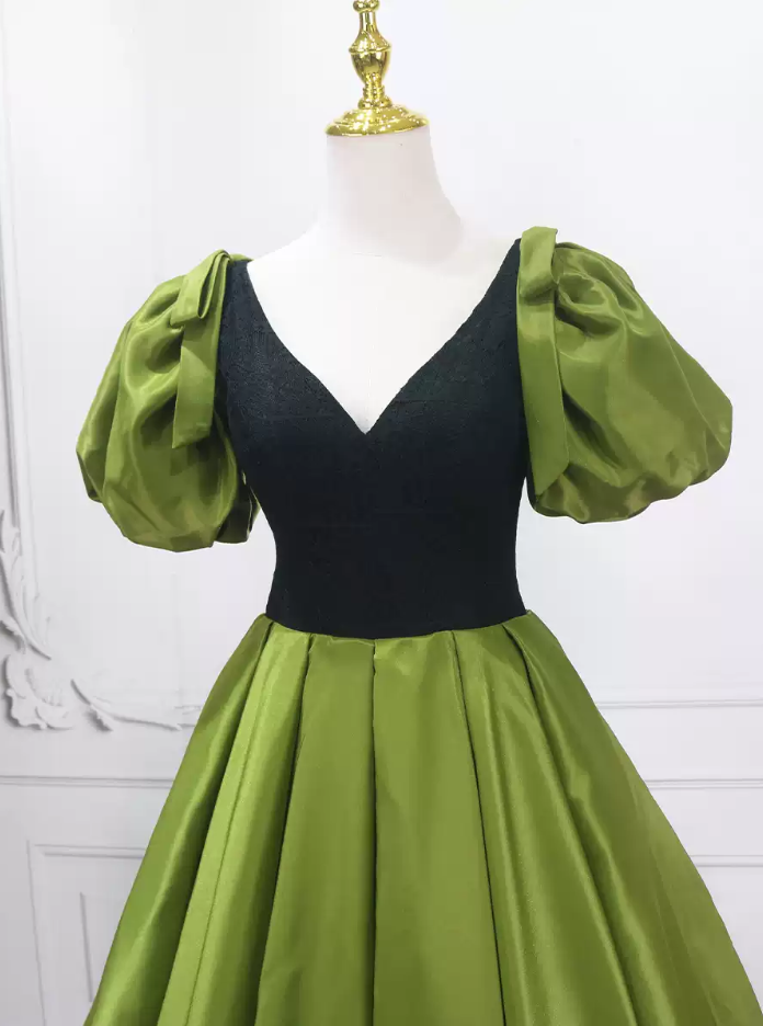 Romantic Satin Green Ball Gown V Neck Short Sleeve Sweet 16 Dresses C8316