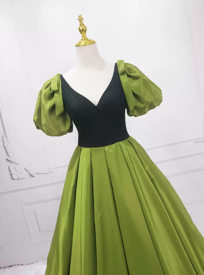 Romantic Satin Green Ball Gown V Neck Short Sleeve Sweet 16 Dresses C8316