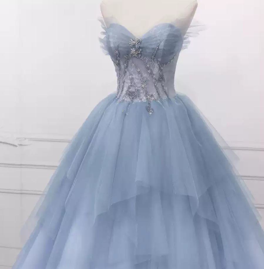 Jolie robe de bal en tulle à décolleté en cœur et longues couches rouges pour les robes de bal Sweet 16 C3210
