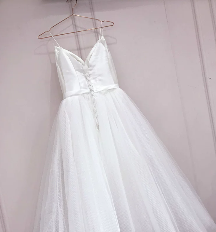 Romantic Spaghetti Strapless Bridal Dress White Tulle Wedding Dresses C8328