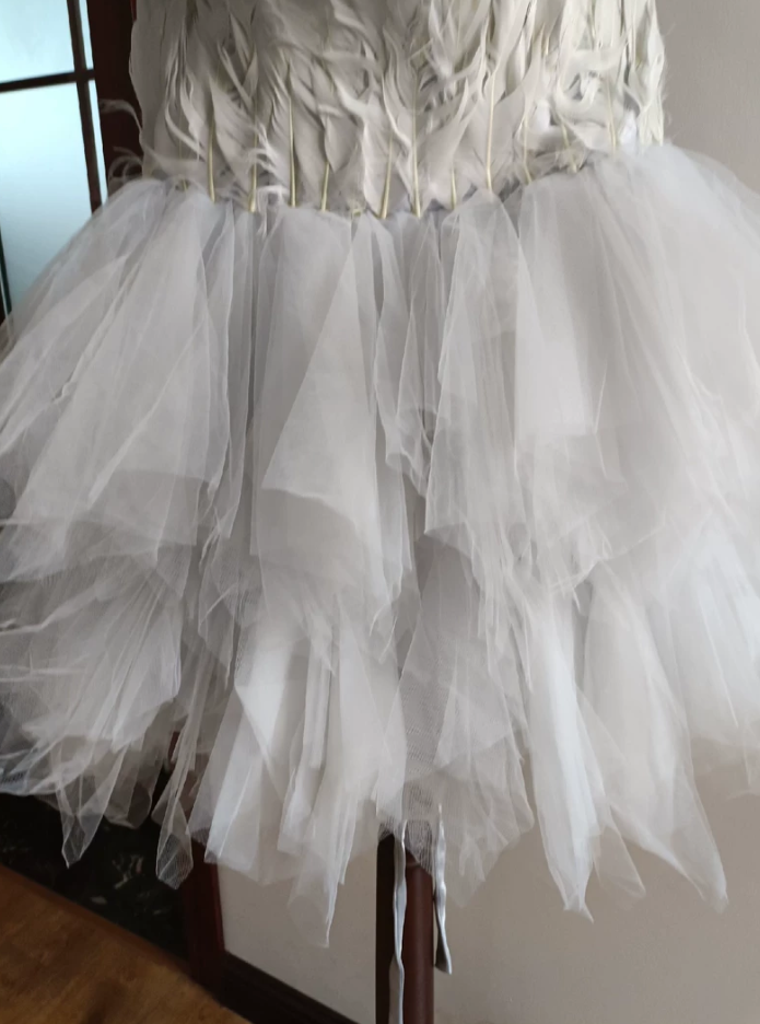 Romantic Strapless White Homecoming Dress Feather A-Line Tulle Birthday Dress C8368