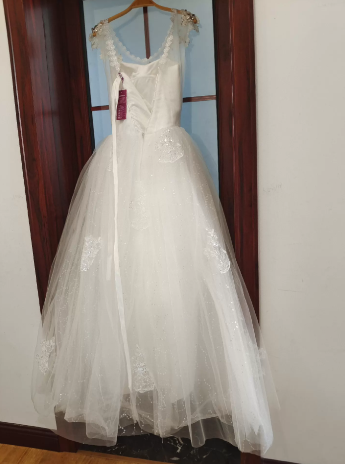 Charming Jewel Neck White Bridal Dress Sequins Beaded Tulle Wedding Dresses C8380