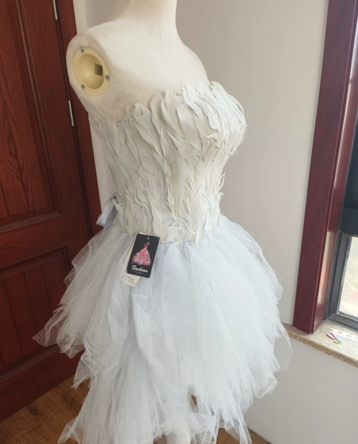 Mini robe de soirée en satin, sans bretelles, sans manches, ligne a, simple, C899