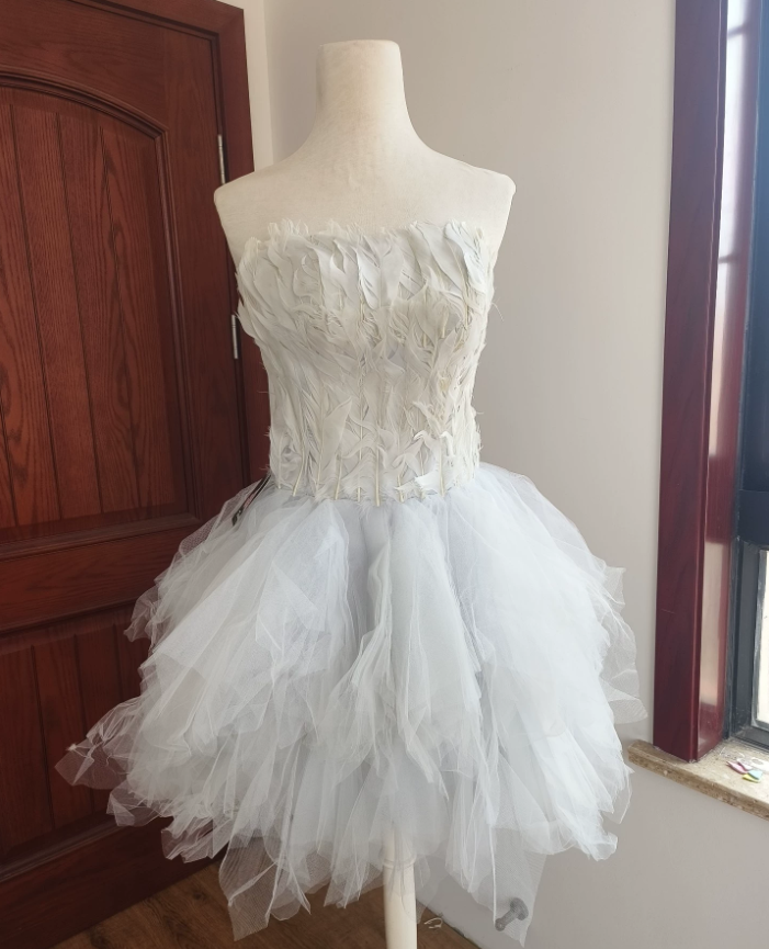 Mini robe de soirée en satin, sans bretelles, sans manches, ligne a, simple, C899