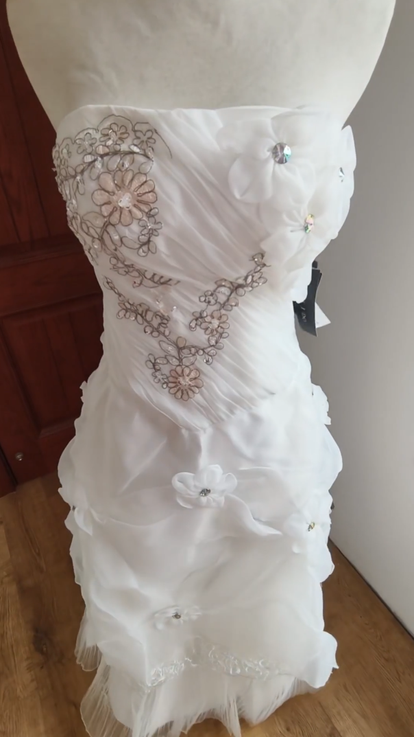 Graceful Strapless Wedding Dresses Beaded Tulle Bridal Dress C8405